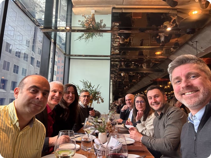 Equipo de Triton en el almuerzo